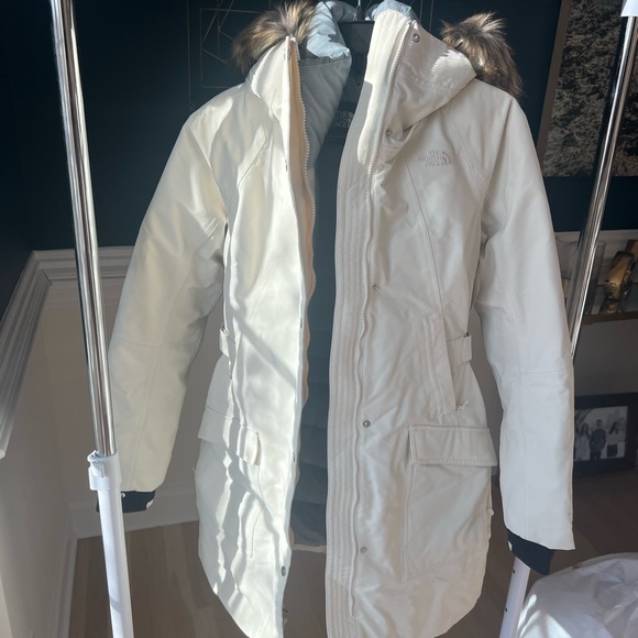 NWOT north face outer boroughs parka size small - Picture 4 of 6